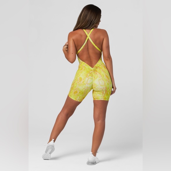 🩷 LiCi Fit - LOVE BITE SCRUNCH BIKER
JUMPSUIT - Small *SOLD OUT!!! 😍 - Picture 7 of 8